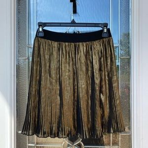Brand new black and gold glitter skirt size 9/10